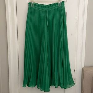 Vine & Love Green Pleated Midi Skirt/Pants